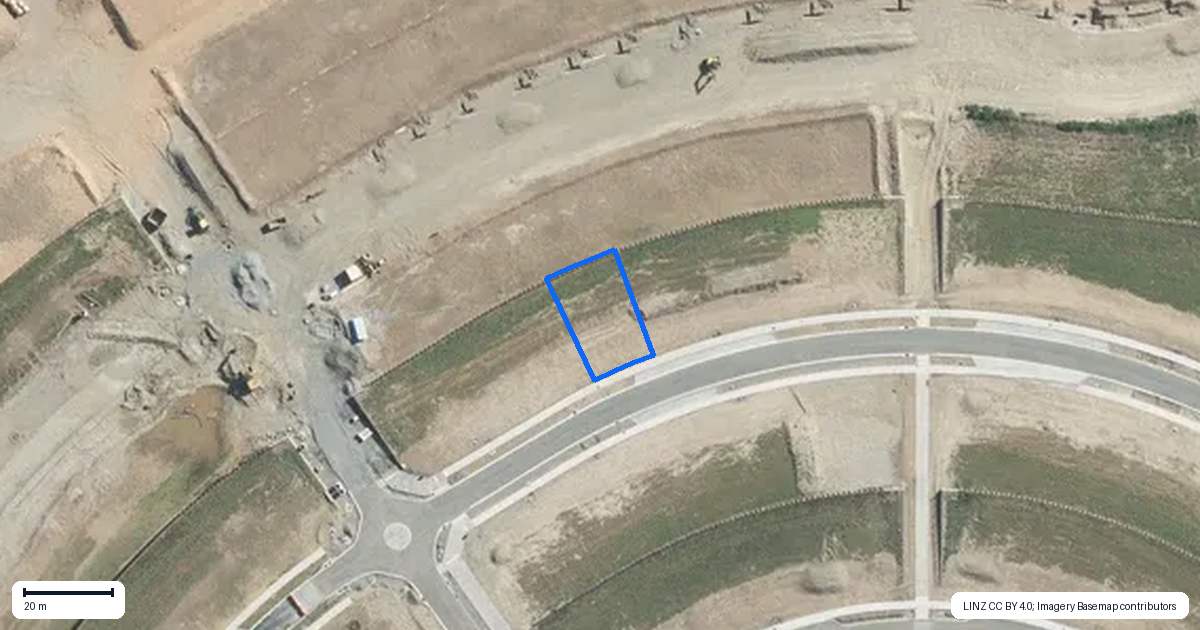 Property context map for 41 Tipu Crescent, Wainui