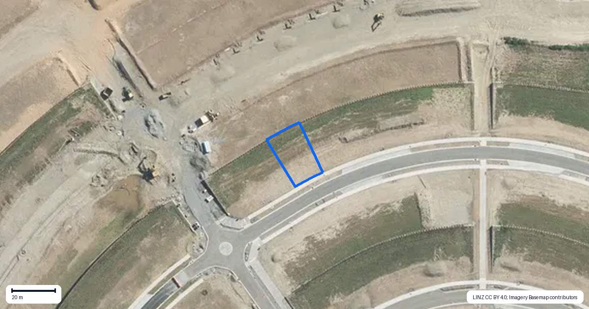 Property context map for 39 Tipu Crescent, Wainui