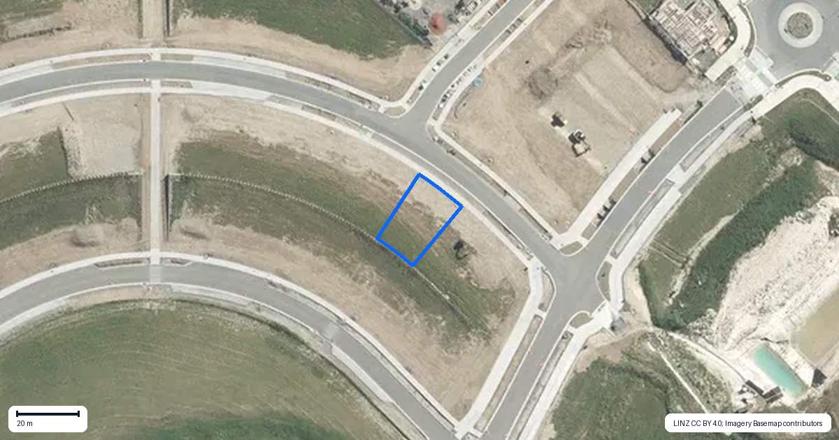 Property context map for 62 Tipu Crescent, Wainui