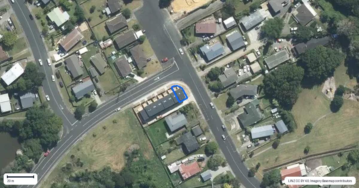 Property context map for 115 Trias Road, Totara Vale, Auckland
