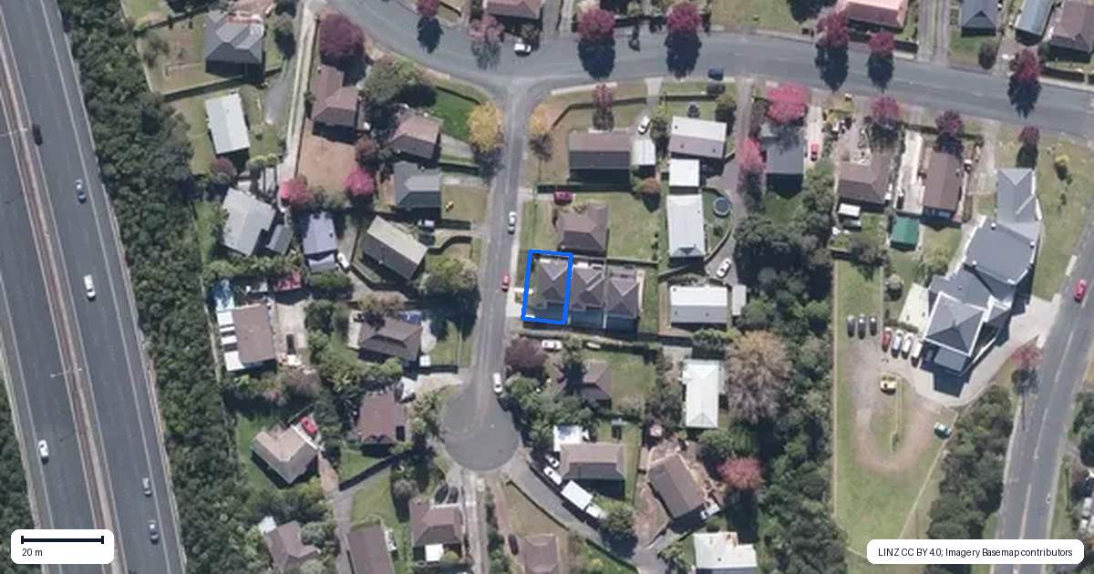 Property context map for 6 Landsdale Place, Massey, Auckland