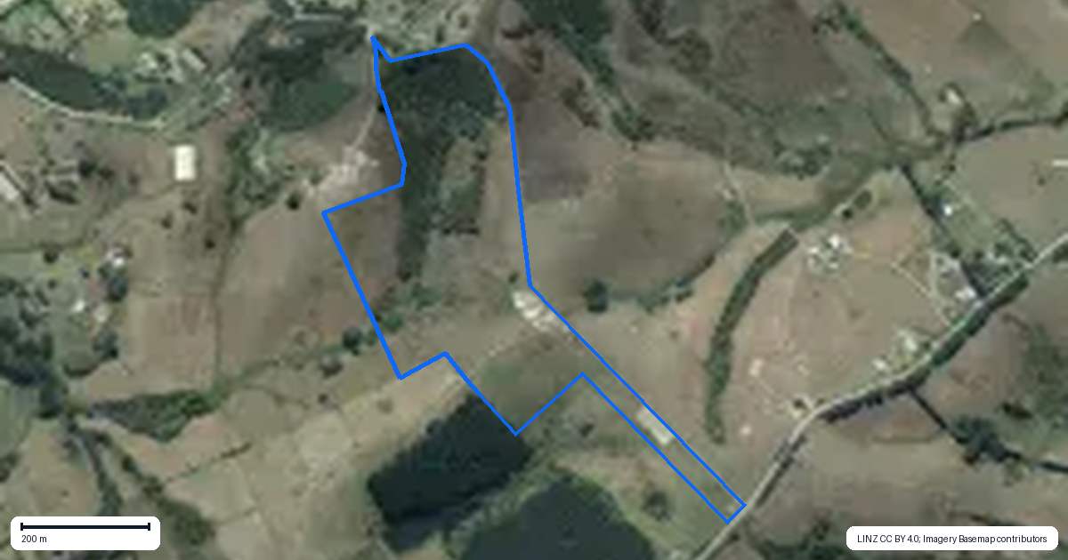 Property context map for 90 Valley Road, Waitoki