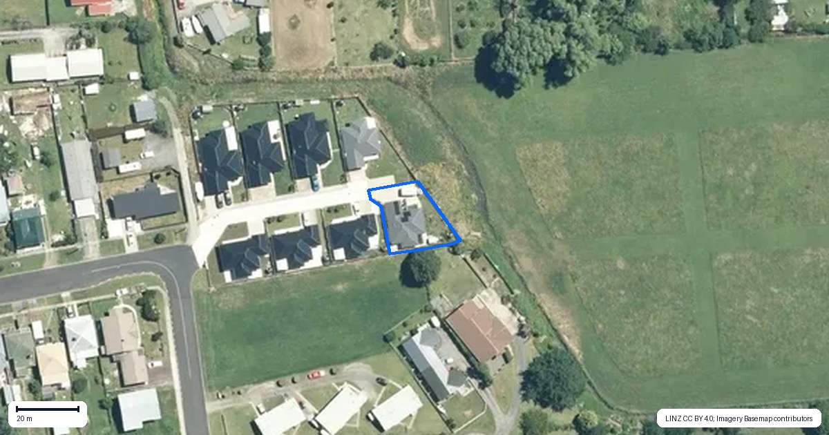 Property context map for 8 Huatata Lane, Paeroa