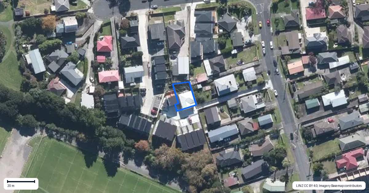 Property context map for 9/62 Titoki Street, Te Atatu Peninsula, Auckland
