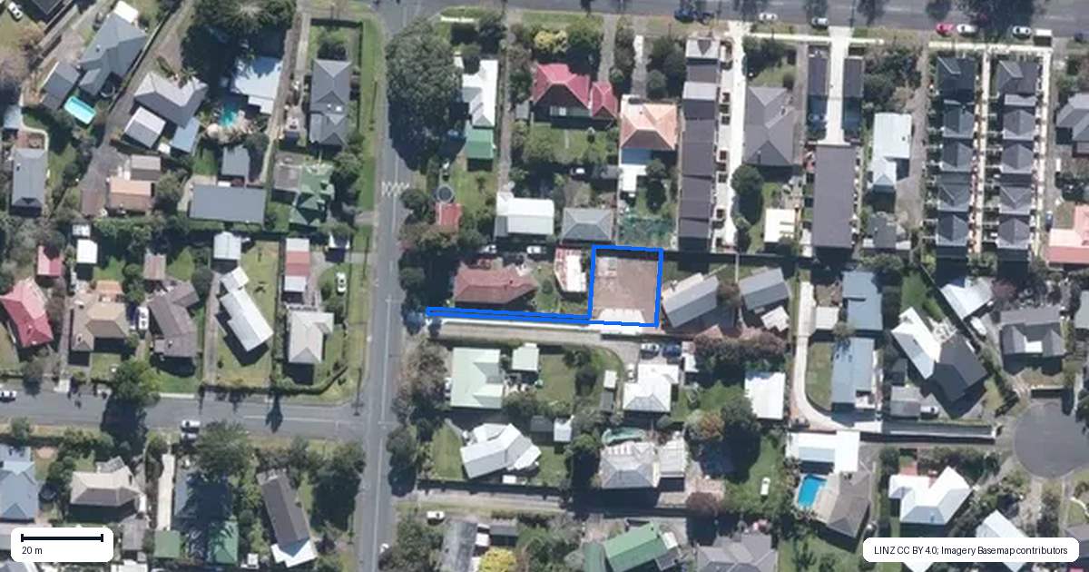 Property context map for 95 Gloria Avenue, Te Atatu Peninsula, Auckland