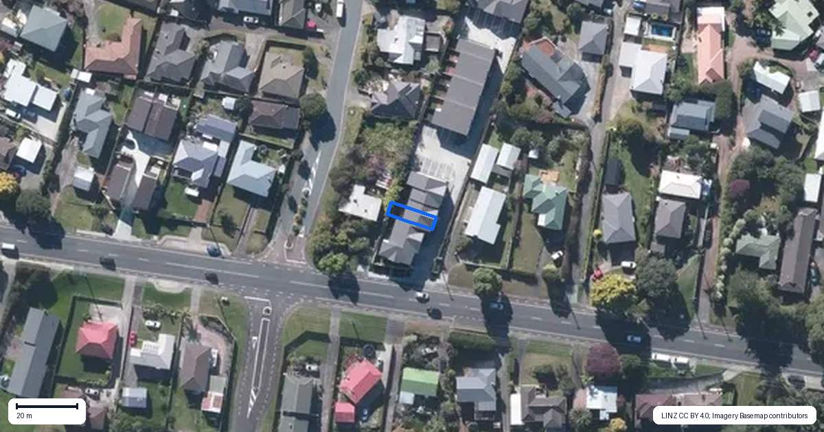 Property context map for 4/106 Triangle Road, Massey, Auckland