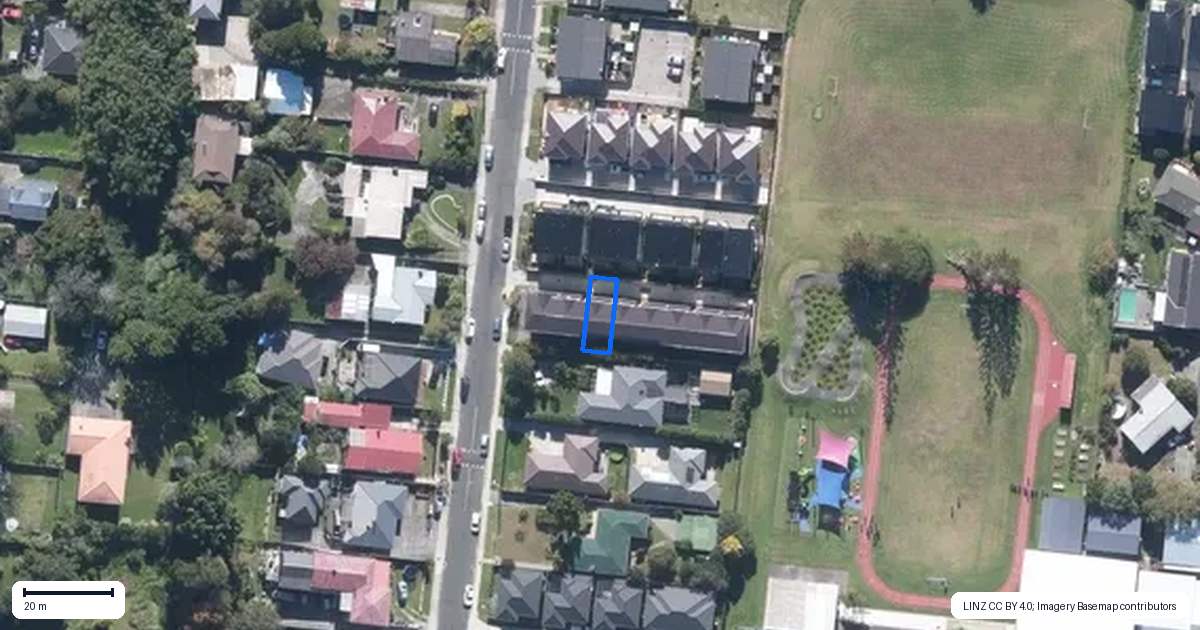 Property context map for 3/17 Kingdale Road, Henderson, Auckland