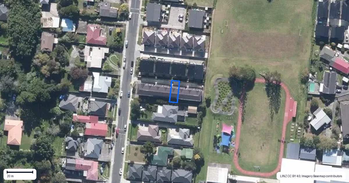 Property context map for 5/17 Kingdale Road, Henderson, Auckland