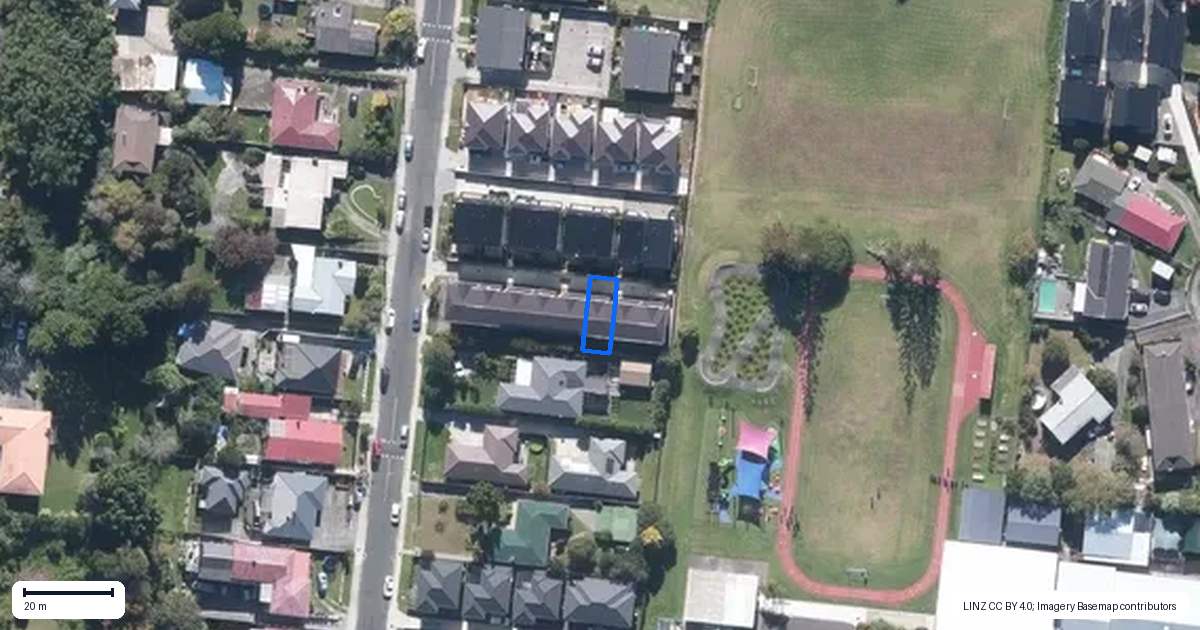 Property context map for 6/17 Kingdale Road, Henderson, Auckland