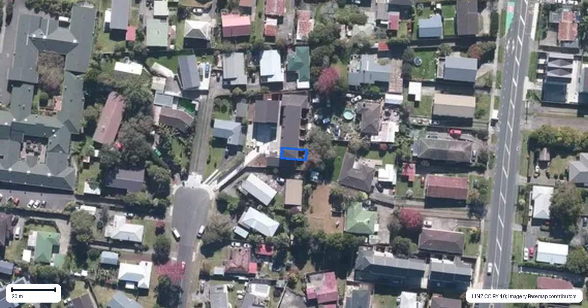 Property context map for 2/10 Orchid Place, Te Atatu South, Auckland