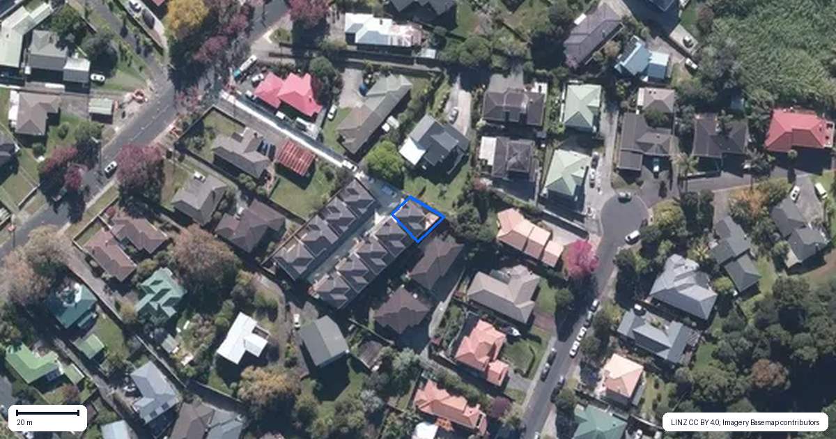 Property context map for 9/33 Buscomb Avenue, Henderson, Auckland