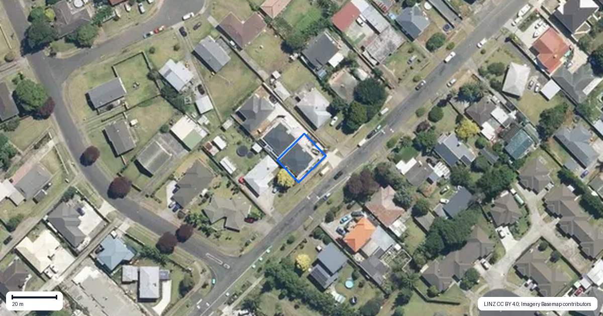 Property context map for 14 Royton Avenue, Mangere East, Auckland