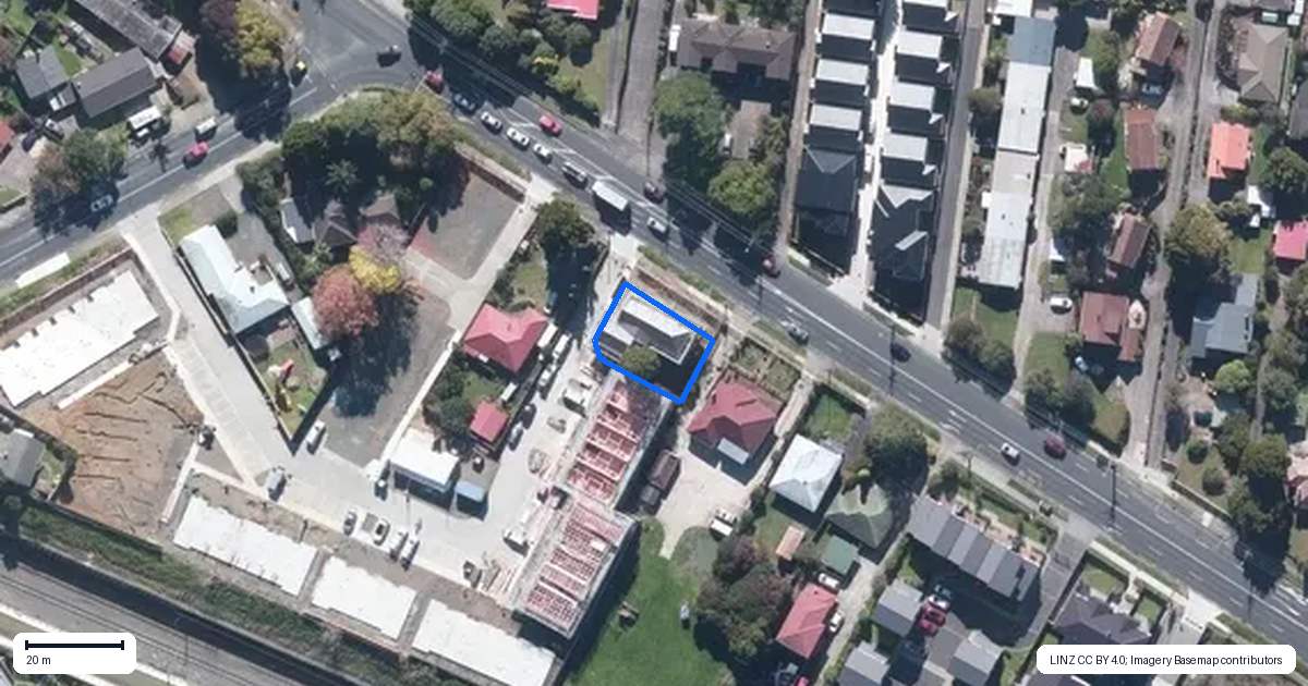 Property context map for 32 Swanson Road, Henderson, Auckland