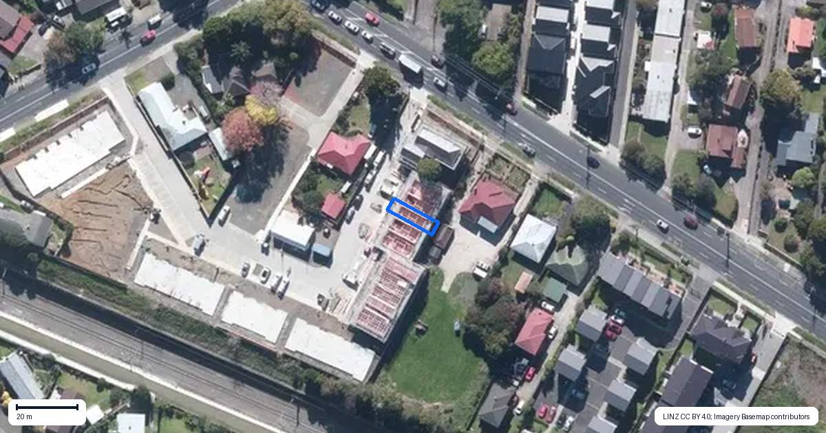 Property context map for 7 Isabella Lane, Henderson, Auckland