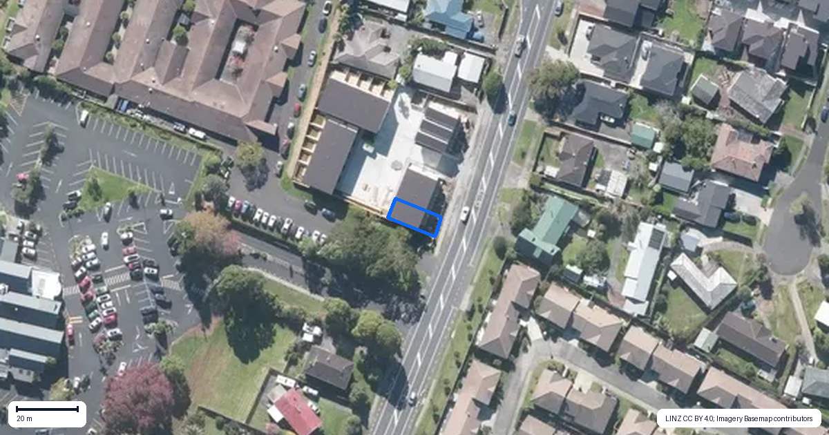 Property context map for 4/103 Botany Road, Botany Downs, Auckland
