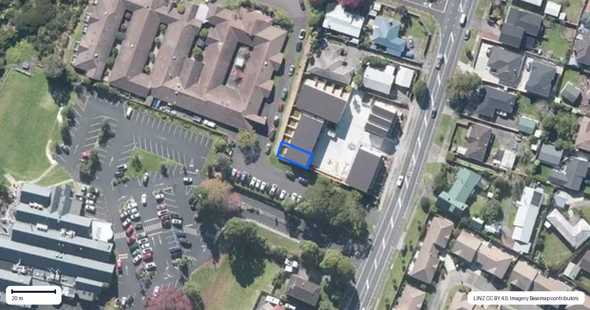 Property context map for 5/103 Botany Road, Botany Downs, Auckland