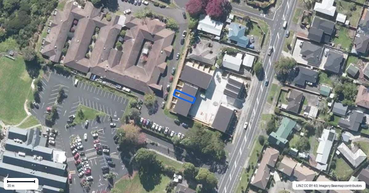 Property context map for 7/103 Botany Road, Botany Downs, Auckland