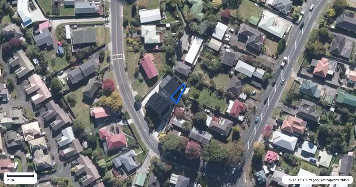 Property context map for 5/128 Vodanovich Road, Te Atatu South, Auckland