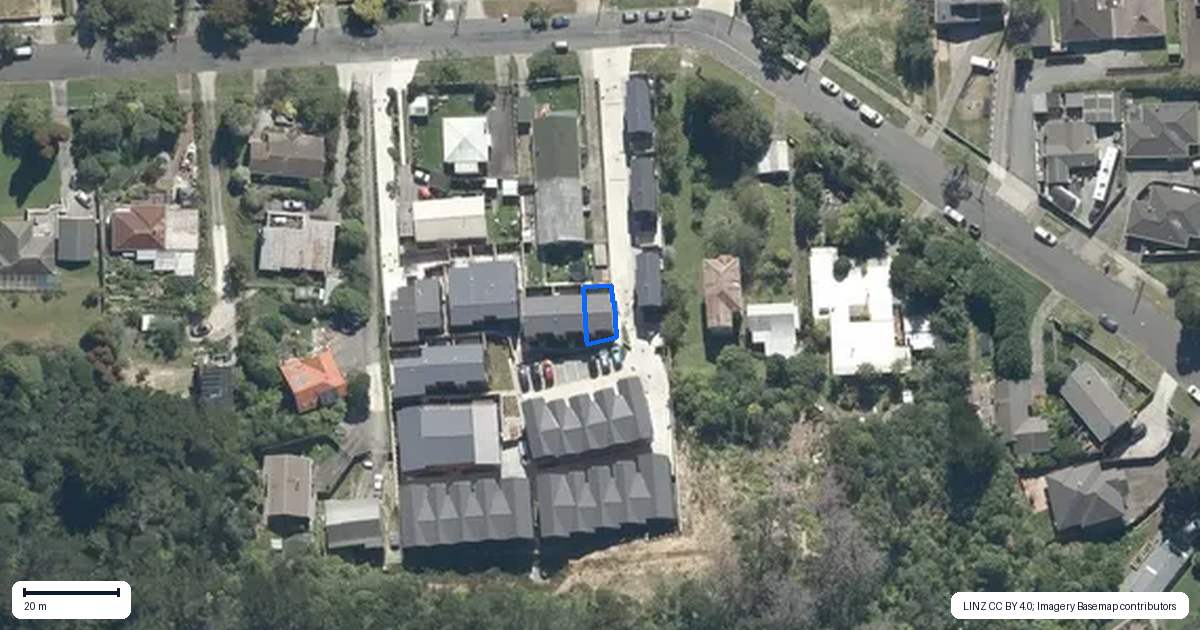 Property context map for 4/33 Raukawa Street, Stokes Valley, Lower Hutt
