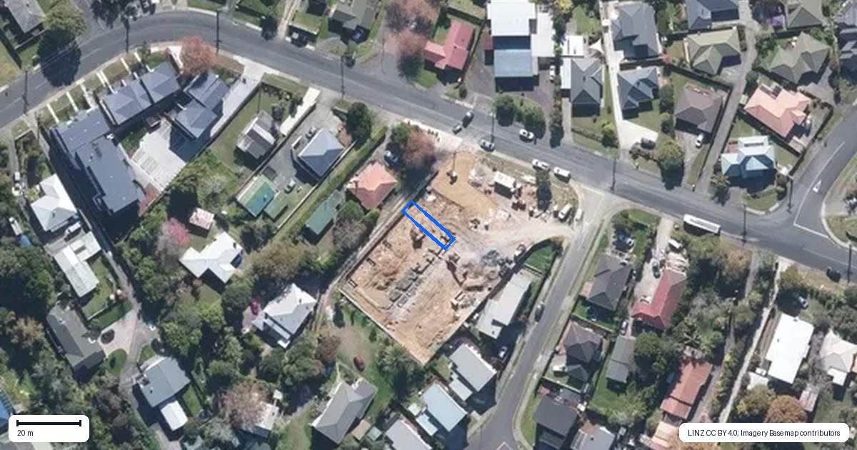 Property context map for 2/23 Awaroa Road, Sunnyvale, Auckland
