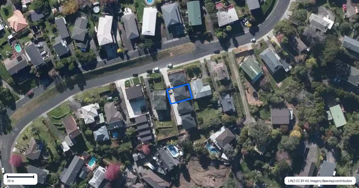 Property context map for 40B Cyclarama Crescent, Massey, Auckland