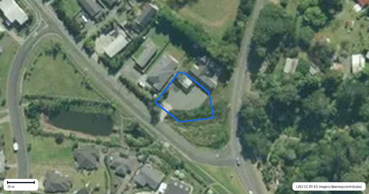 Property context map for 20 Old Waipu Road, Mangawhai