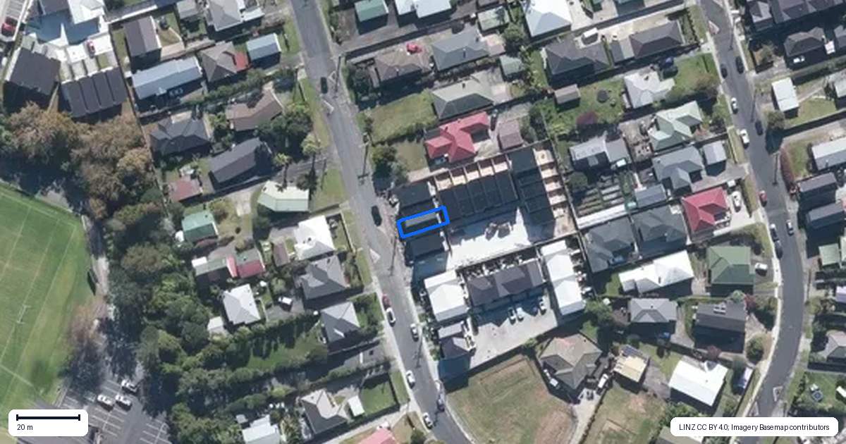 Property context map for 2/25 Titoki Street, Te Atatu Peninsula, Auckland