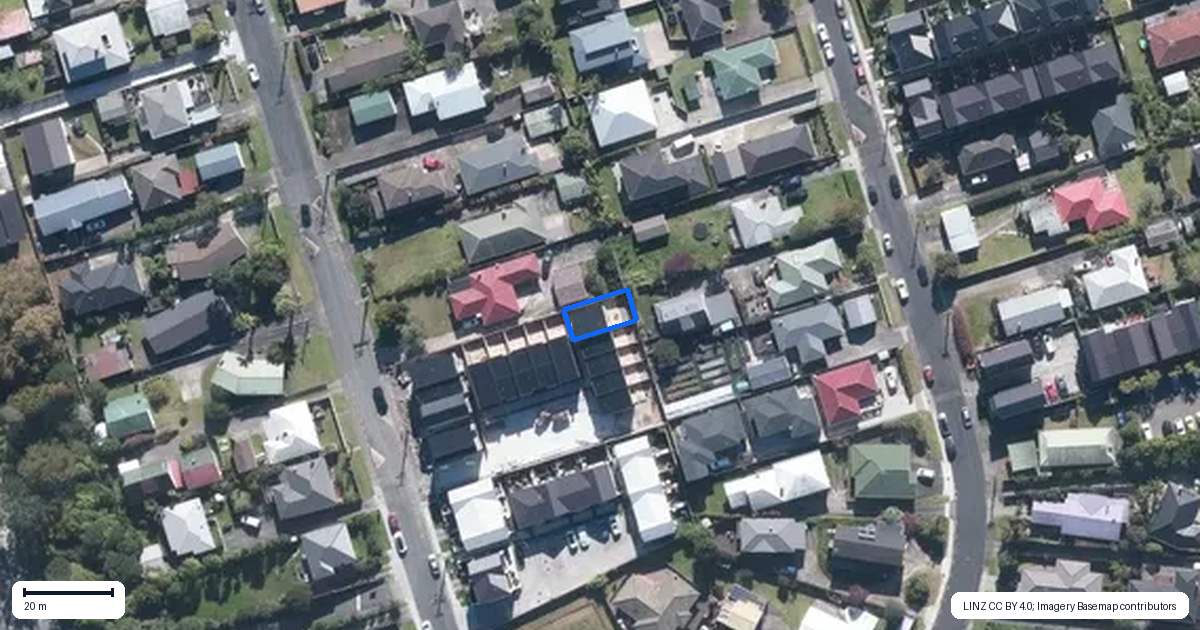 Property context map for 10/25 Titoki Street, Te Atatu Peninsula, Auckland