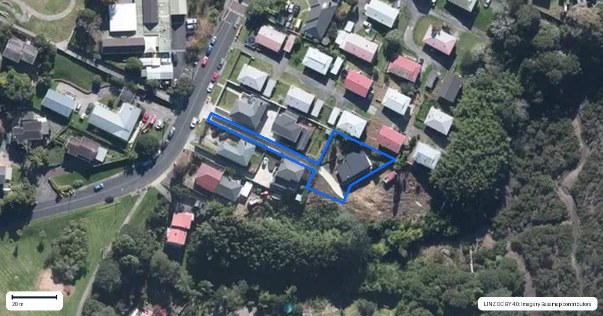 Property context map for 115 Tirimoana Road, Te Atatu South, Auckland