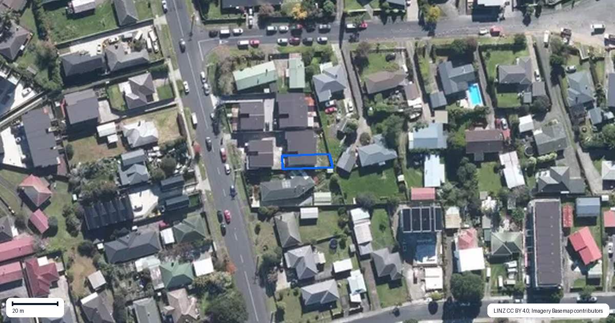 Property context map for 647E Te Atatu Road, Te Atatu Peninsula, Auckland