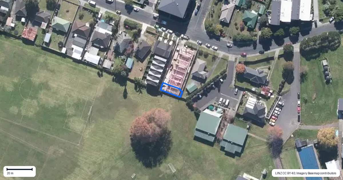 Property context map for 8/26 Smythe Road, Henderson, Auckland