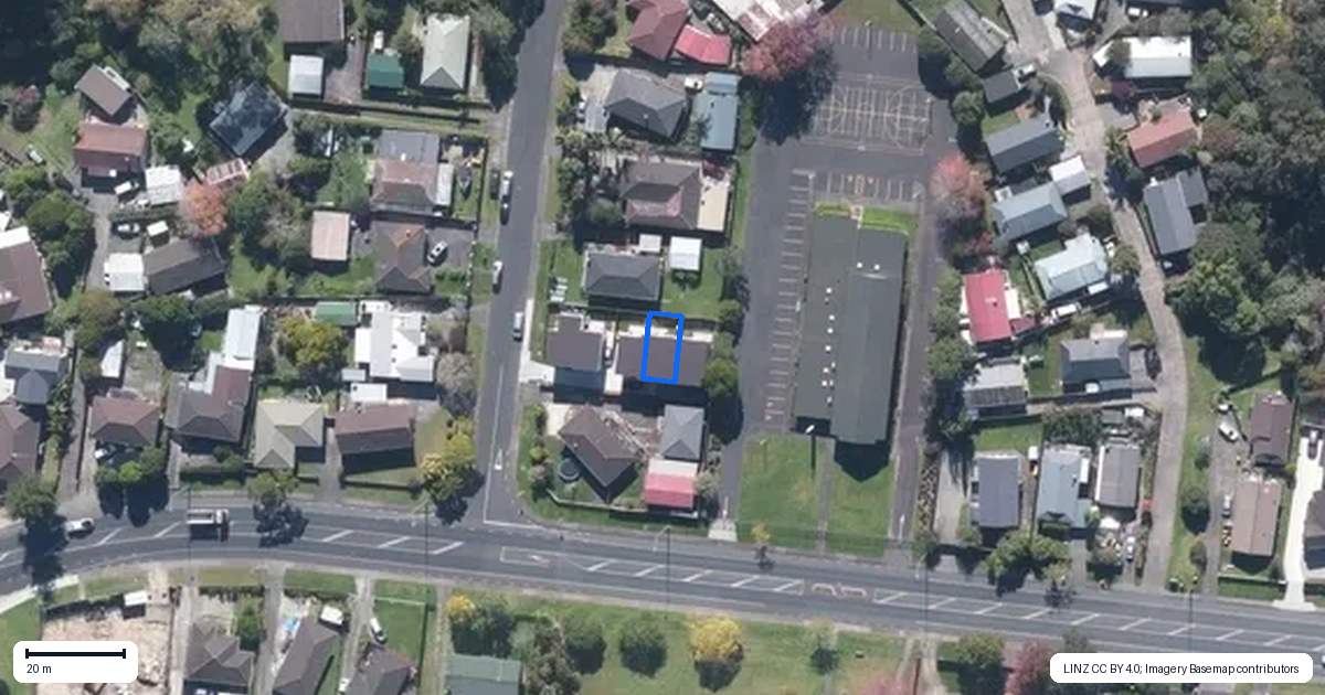 Property context map for 3D Penfold Place, Henderson, Auckland