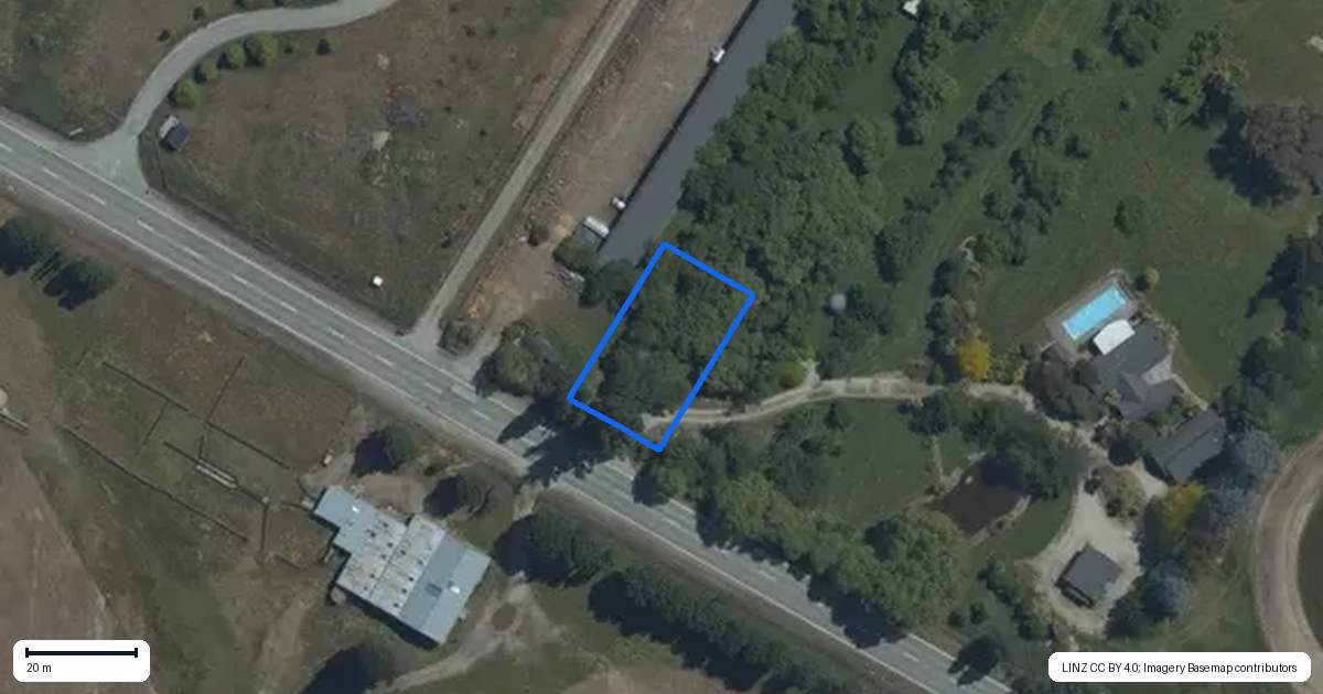 Property context map for 4 Applewood Place, Wanaka