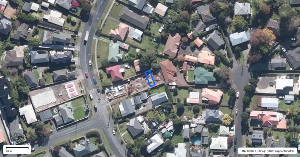Property context map for 8/43 Yeovil Road, Te Atatu Peninsula, Auckland
