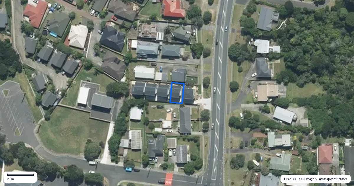 Property context map for 858B East Coast Road, Northcross, Auckland