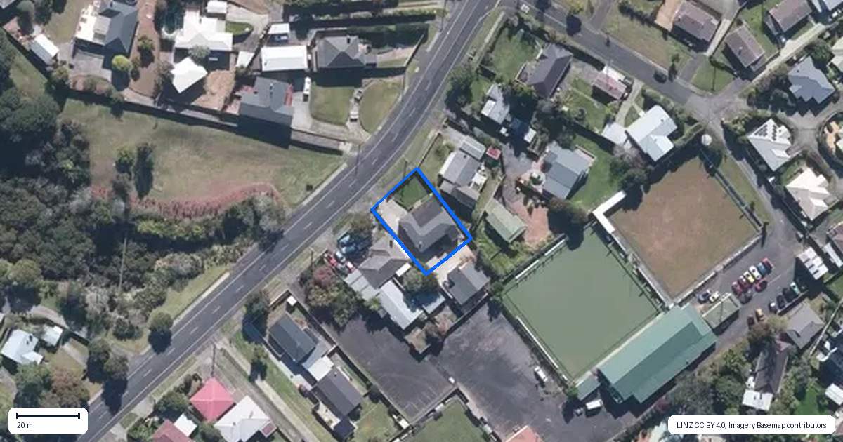 Property context map for 12 Matipo Road, Te Atatu Peninsula, Auckland