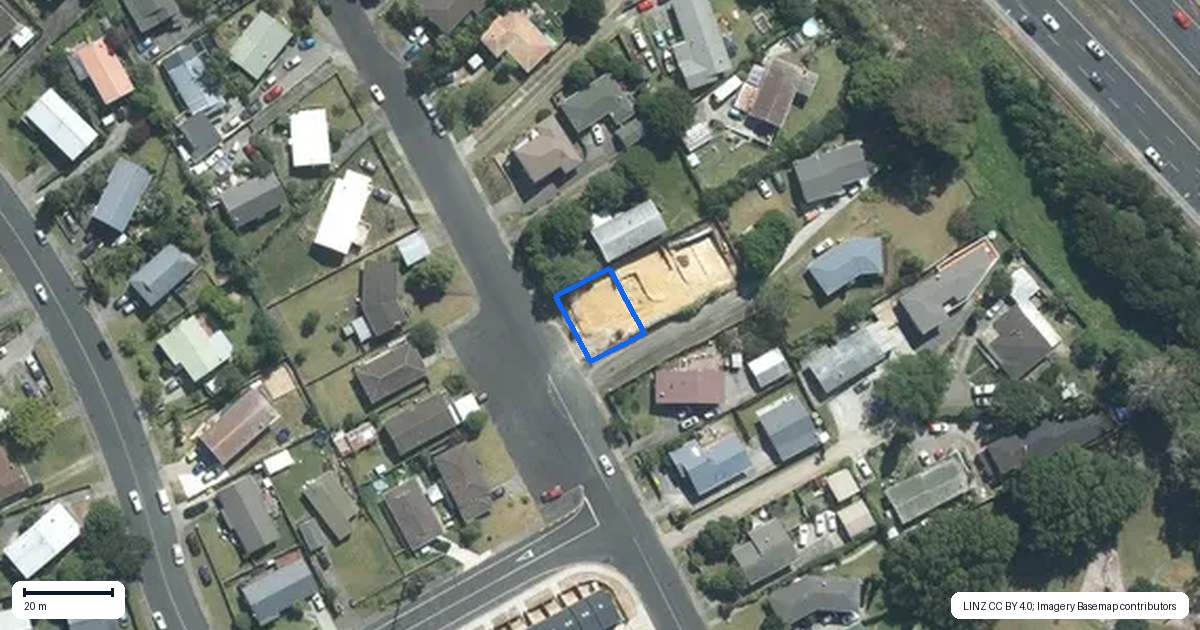 Property context map for 61A Totaravale Drive, Totara Vale, Auckland