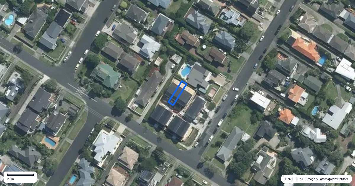 Property context map for 33C Onepoto Road, Hauraki, Auckland