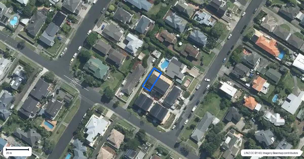 Property context map for 33D Onepoto Road, Hauraki, Auckland
