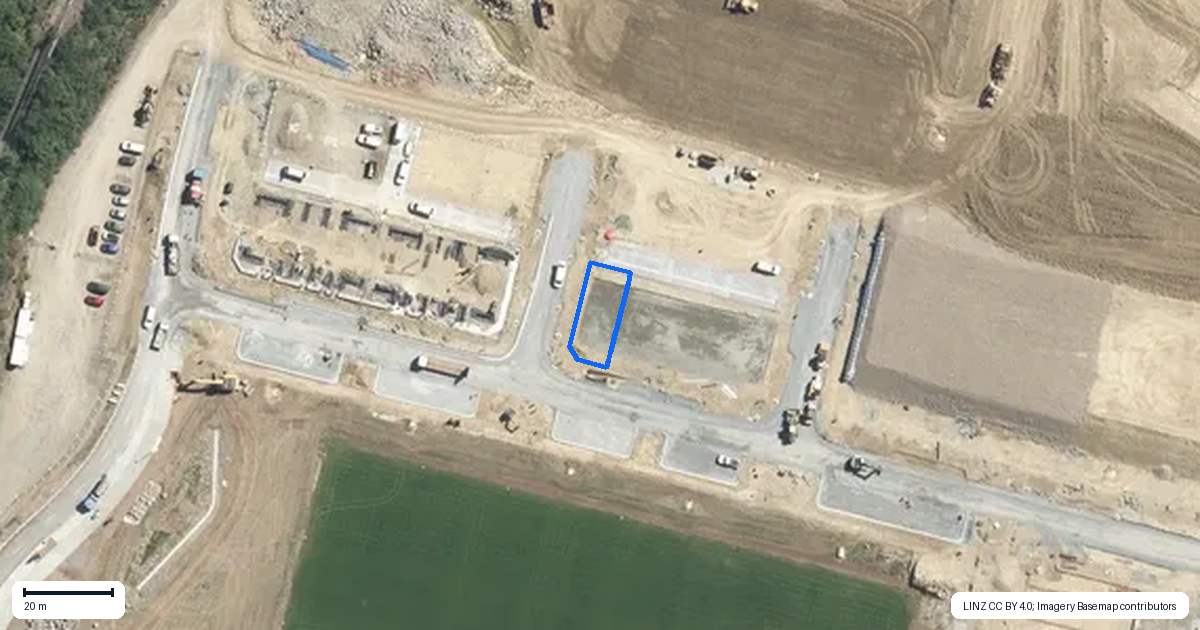 Property context map for 21 Riukiuta Avenue, Three Kings, Auckland