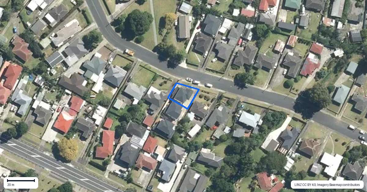 Property context map for 42 Hallberry Road, Mangere East, Auckland