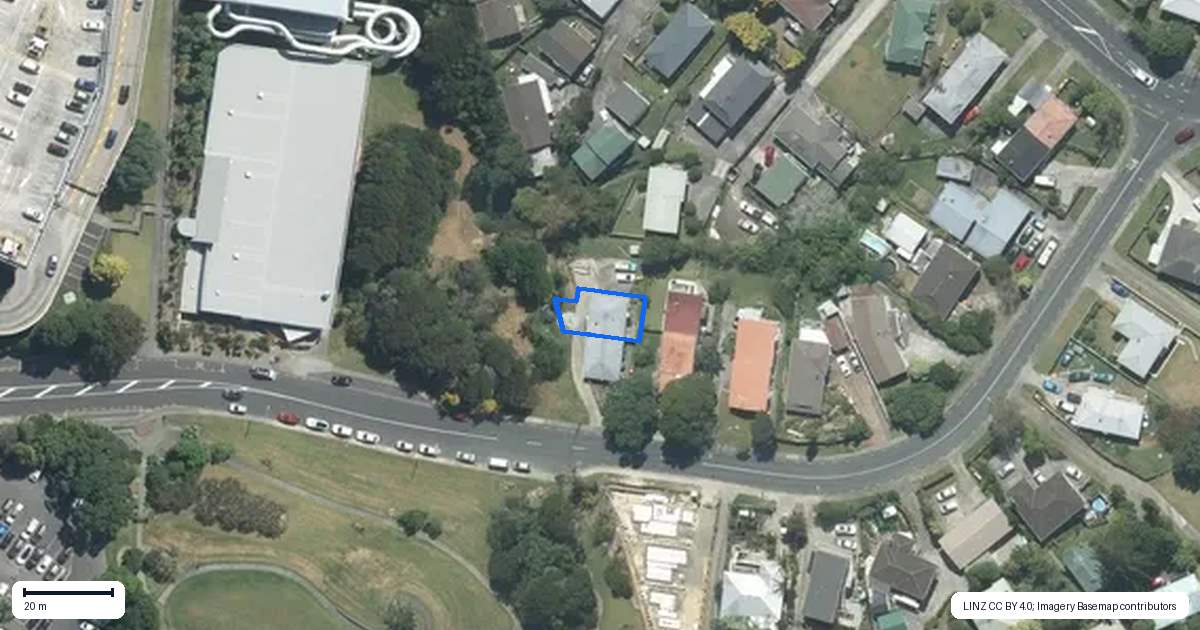 Property context map for 16B Downing Street, Glenfield, Auckland