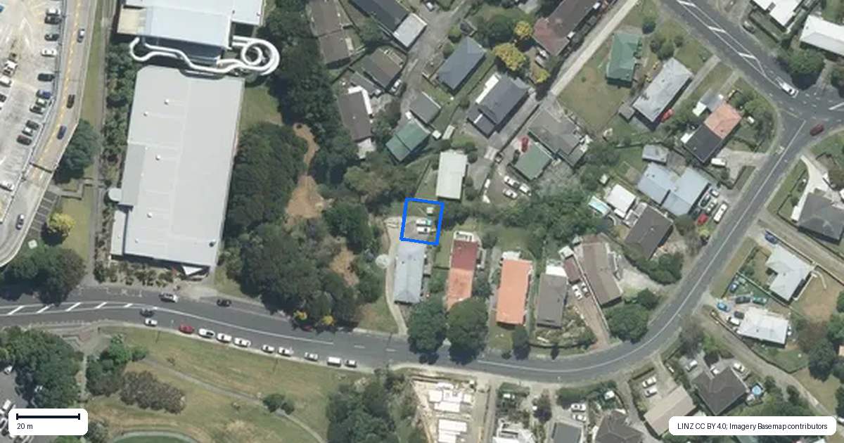 Property context map for 16C Downing Street, Glenfield, Auckland