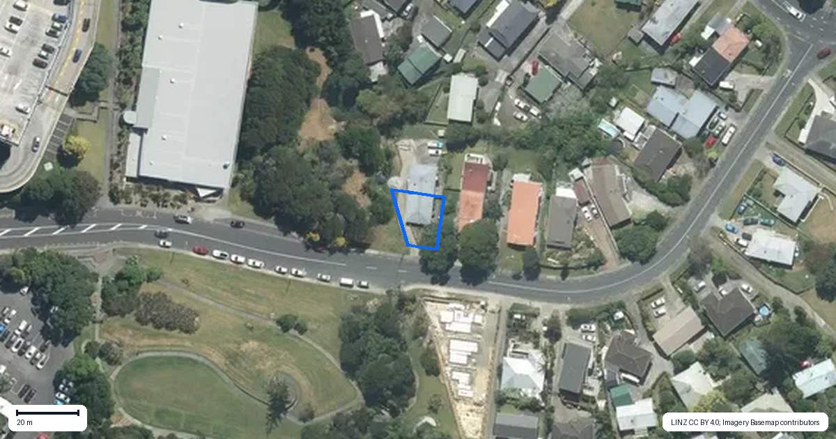 Property context map for 16A Downing Street, Glenfield, Auckland