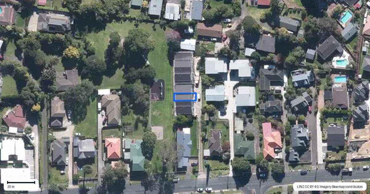 Property context map for 3/30A Tirimoana Road, Te Atatu South, Auckland