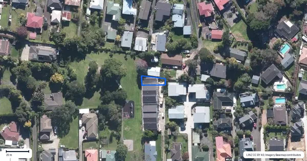 Property context map for 8/30A Tirimoana Road, Te Atatu South, Auckland