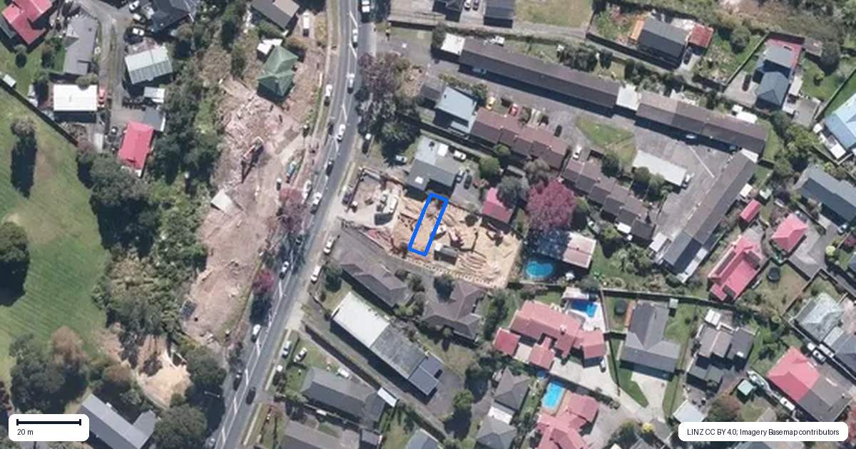 Property context map for 1/79 Edmonton Road, Henderson, Auckland