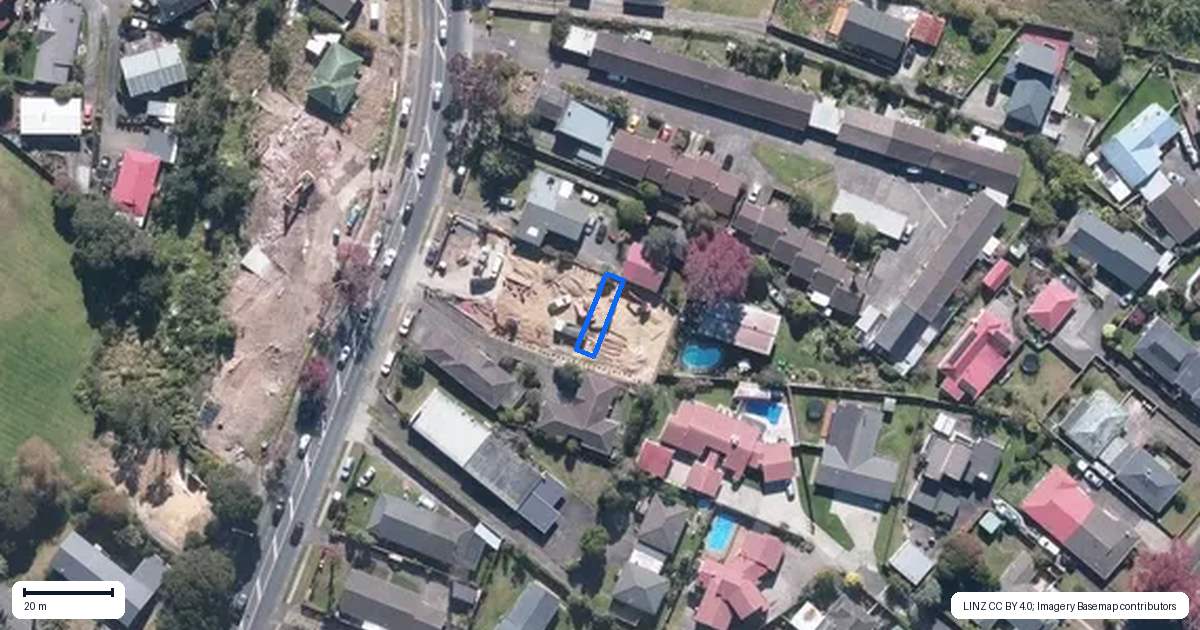 Property context map for 4/79 Edmonton Road, Henderson, Auckland