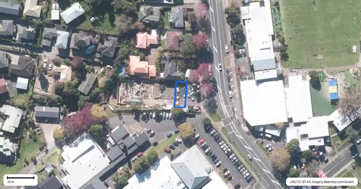 Property context map for 2/17 Sandspit Road, Cockle Bay, Auckland