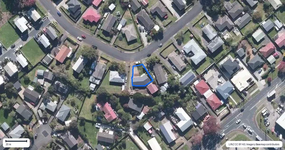 Property context map for 28 Coburg Street, Henderson, Auckland